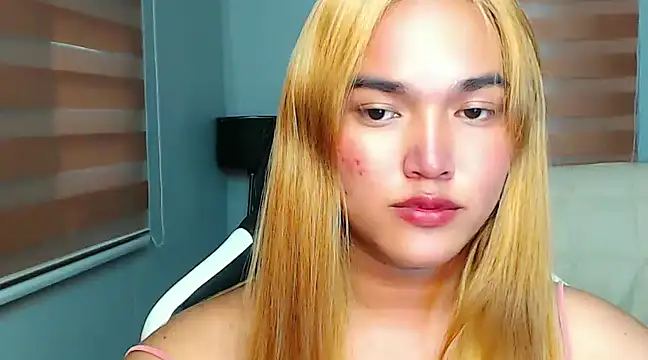 Snapshot of MoaningKylie chatting on February 2025 04:46:01 AM MoaningKylie online show from February 2025 04:46:01 AM