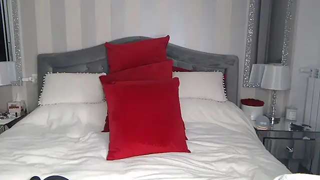 LuanaColucci online show from February 2026 02:45:01 PM