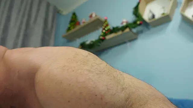 Snapshot of Muscle_Bear chatting on January 2025 07:49:02 AM Muscle Bear online show from January 2025 07:49:02 AM