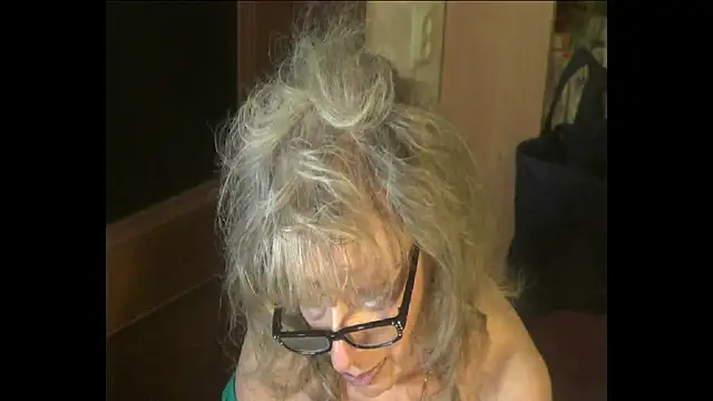 Snapshot of RoyalTits chatting on July 2026 11:40:01 AM RoyalTits online show from July 2026 11:40:01 AM