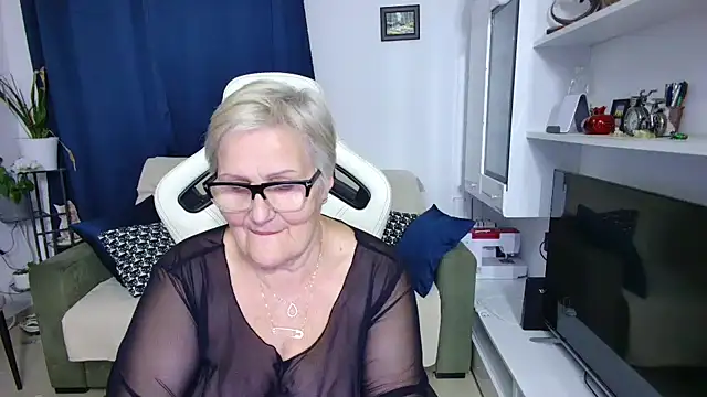 Snapshot of Selenna57 chatting on April 2026 05:26:01 PM Selenna57 online show from April 2026 05:26:01 PM