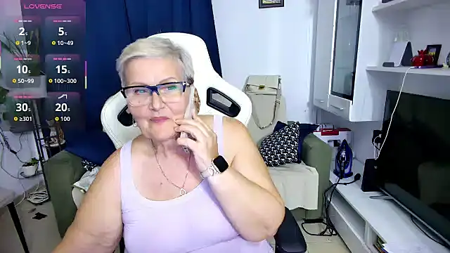 Snapshot of Selenna57 chatting on May 2026 04:46:02 PM Selenna57 online show from May 2026 04:46:02 PM