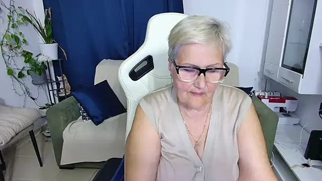 Snapshot of Selenna57 chatting on May 2026 04:56:01 PM Selenna57 online show from May 2026 04:56:01 PM