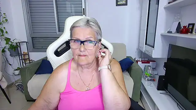 Snapshot of Selenna57 chatting on May 2026 05:54:01 PM Selenna57 online show from May 2026 05:54:01 PM