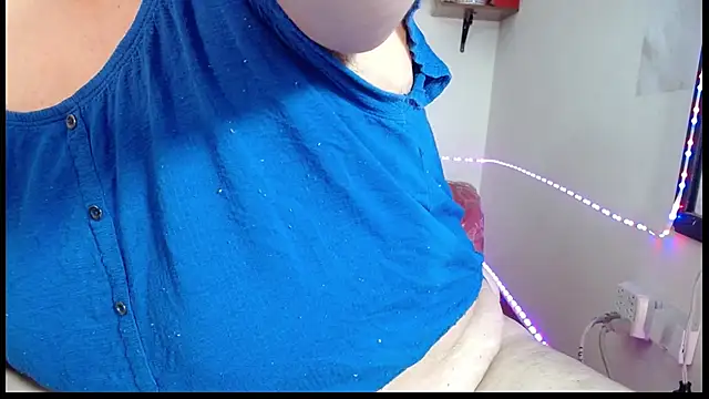 angelitolove727 online show from May 2026 10:59:02 PM