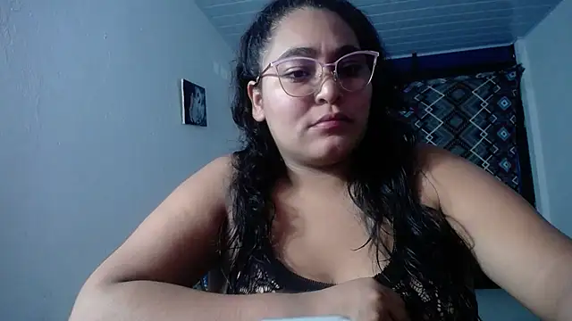 Snapshot of sirena_15 chatting on September 2025 05:44:02 AM sirena 15 online show from September 2025 05:44:02 AM