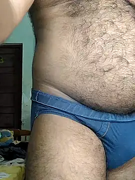 Snapshot of MalluBoyForGirls chatting on October 2025 09:00:02 AM MalluBoyForGirls online show from October 2025 09:00:02 AM