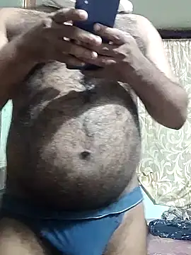 Snapshot of MalluBoyForGirls chatting on November 2025 02:27:02 PM MalluBoyForGirls online show from November 2025 02:27:02 PM