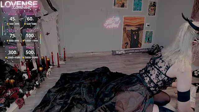 Careful i bite online show from October 2025 06:10:01 AM