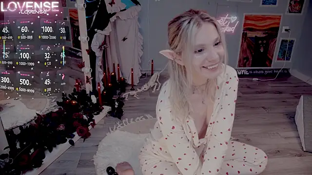 Careful i bite online show from November 2025 05:39:01 AM