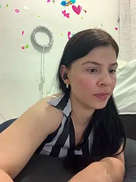 Estefani 32 online show from April 2026 12:54:02 AM