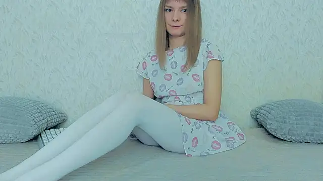 Snapshot of YourCaramel chatting on January 2025 07:45:01 AM YourCaramel online show from January 2025 07:45:01 AM