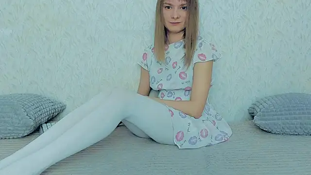 Snapshot of YourCaramel chatting on January 2025 12:31:02 PM YourCaramel online show from January 2025 12:31:02 PM