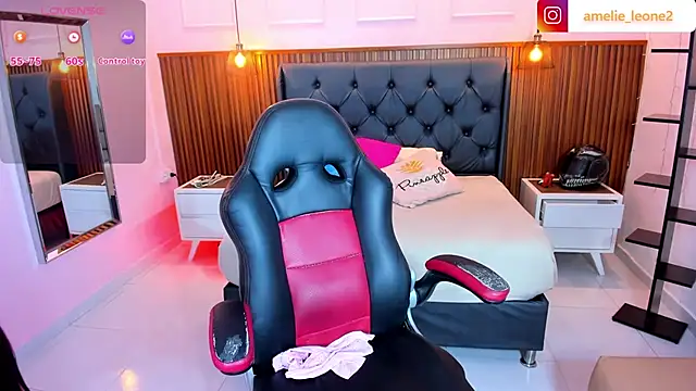 AMELIELEONE online show from February 2026 12:23:01 PM