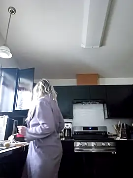 ScarletCallings420 online show from April 2026 04:26:01 PM