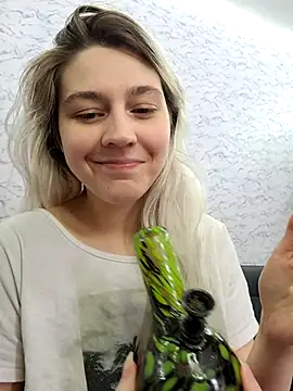 ScarletCallings420 online show from April 2026 07:52:01 PM