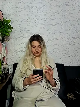 ScarletCallings420 online show from April 2026 01:17:02 AM