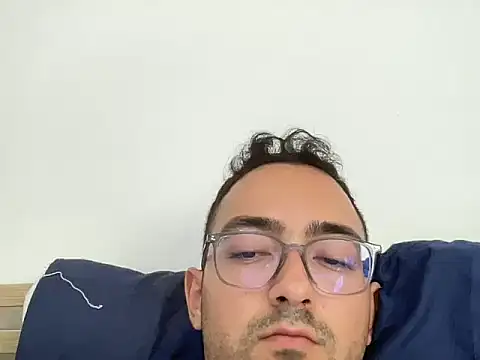 freshmanxxl98 online show from July 2026 04:01:02 PM