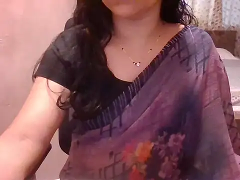 Snapshot of Pinky_4 chatting on July 2026 07:03:01 AM Pinky 4 online show from July 2026 07:03:01 AM