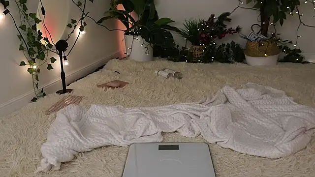 ScarletBlaze online show from January 2025 12:12:01 AM