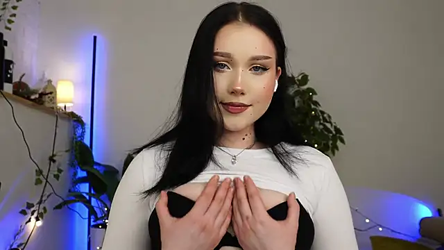 ScarletBlaze online show from February 2025 06:08:02 PM