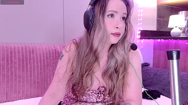 ScarletCarnal online show from October 2025 08:47:01 PM