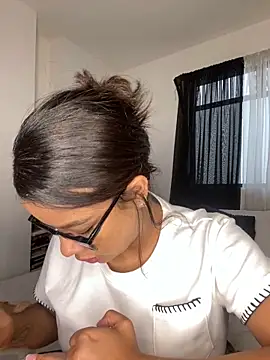 Snapshot of trianawhite chatting on December 2024 06:19:01 PM trianawhite online show from December 2024 06:19:01 PM