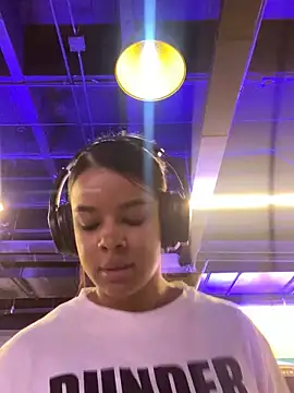 Snapshot of trianawhite chatting on December 2024 07:55:01 PM trianawhite online show from December 2024 07:55:01 PM