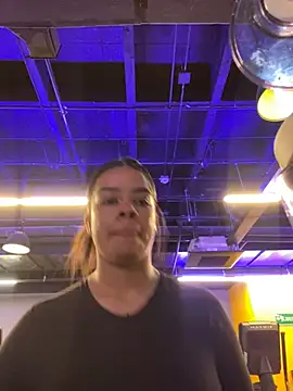 Snapshot of trianawhite chatting on December 2024 04:17:01 PM trianawhite online show from December 2024 04:17:01 PM