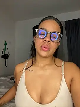 trianawhite online show from December 2025 11:54:01 PM