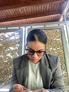 trianawhite online show from February 2026 04:47:01 PM