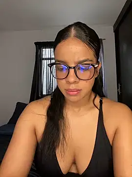 trianawhite online show from March 2026 03:08:01 PM