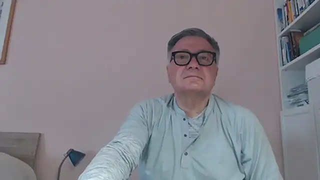 Snapshot of YOU6me chatting on May 2026 08:44:01 AM YOU6me online show from May 2026 08:44:01 AM