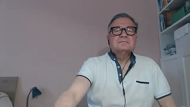 Snapshot of YOU6me chatting on June 2026 03:47:02 PM YOU6me online show from June 2026 03:47:02 PM