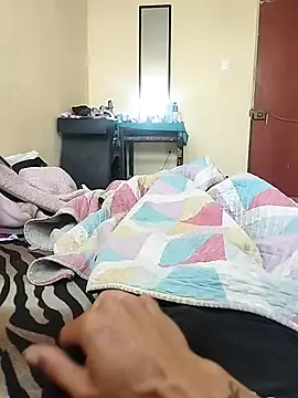 Snapshot of 001HENRYAlejandro chatting on November 2025 01:11:01 PM 001HENRYAlejandro online show from November 2025 01:11:01 PM