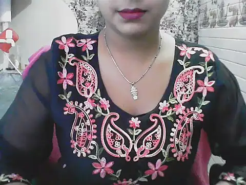 LovingPihu online show from May 2026 05:26:01 AM