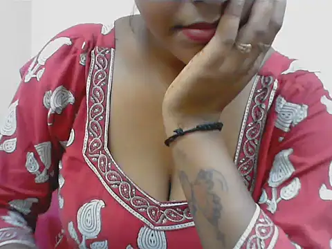 Snapshot of LovingPihu chatting on July 2026 10:21:02 AM LovingPihu online show from July 2026 10:21:02 AM