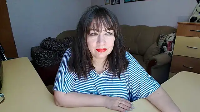 Snapshot of Lucretia_Goldi_ chatting on February 2026 10:43:01 PM Lucretia Goldi online show from February 2026 10:43:01 PM