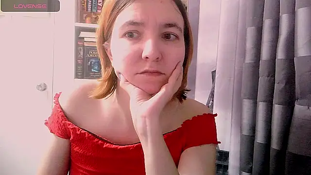 BrattyFoxyGirl online show from December 2024 04:36:01 PM