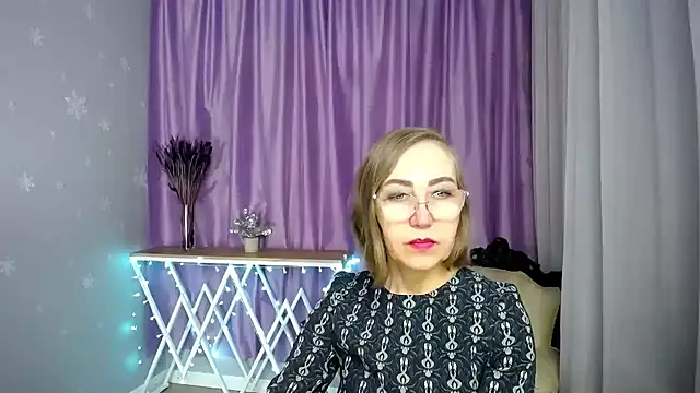 queen a n i online show from April 2026 07:25:02 AM