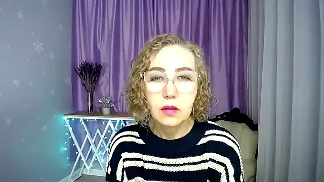 queen a n i online show from July 2026 09:48:01 AM