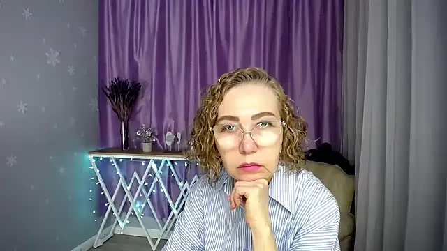 queen a n i online show from July 2026 08:07:02 AM