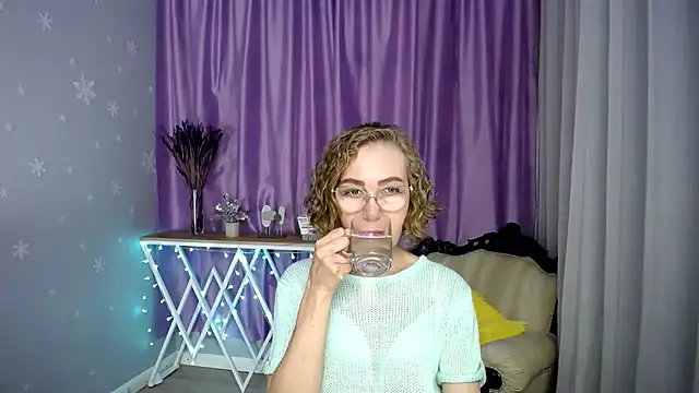 queen a n i online show from July 2026 05:54:02 AM