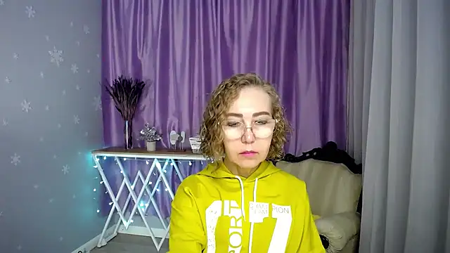 queen a n i online show from July 2026 12:22:01 PM