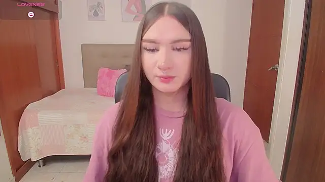 Miley Baker online show from November 2025 01:32:02 PM