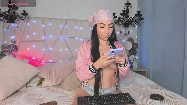 Selenee- online show from December 2024 04:32:01 PM