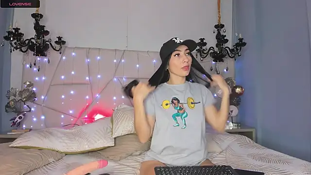 Selenee- online show from January 2025 04:38:01 PM