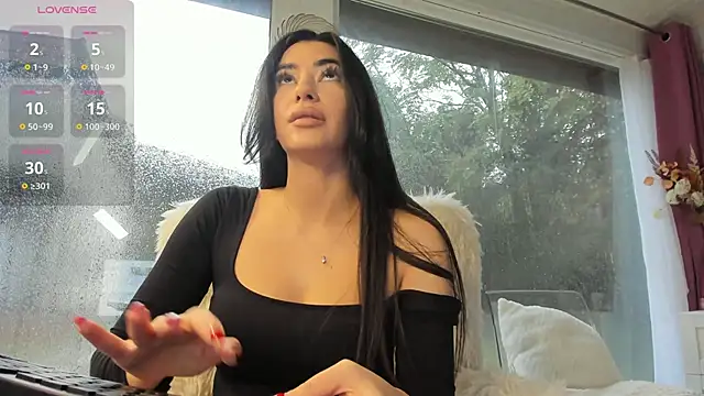 Naila18 online show from October 2025 07:50:01 AM