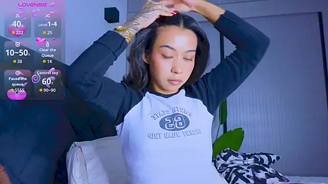 Mia Tin online show from September 2025 02:41:02 PM