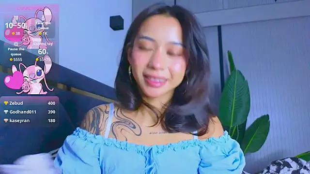 Mia Tin online show from September 2025 04:12:02 PM